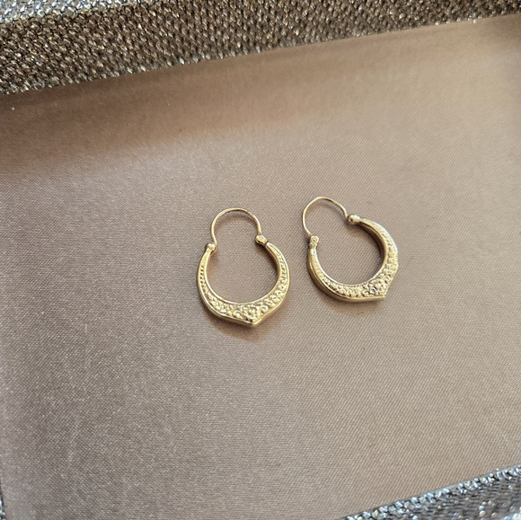 Vintage 14k Gold Earrings - Picture 2 of 8